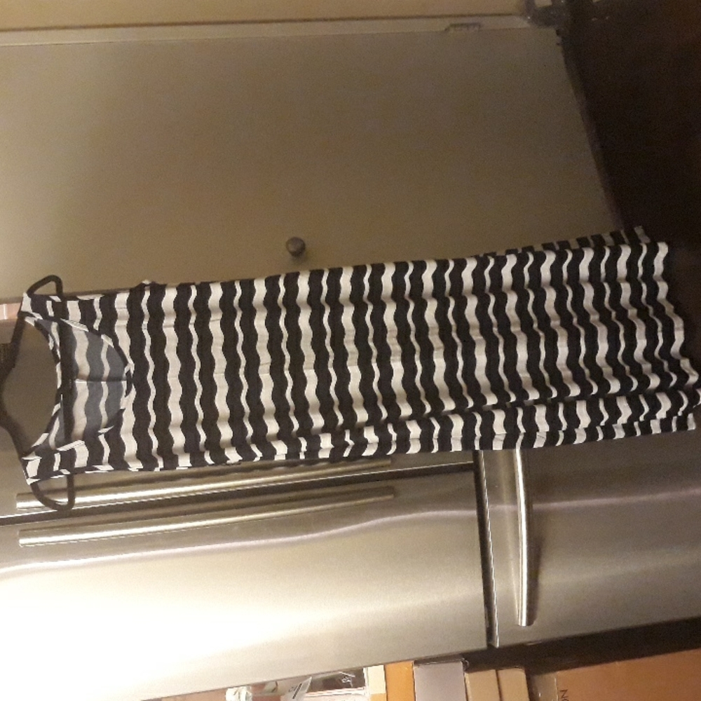Size L Ronni Nicole Black n White wavy Chevron maxi tank dress-Side Slits